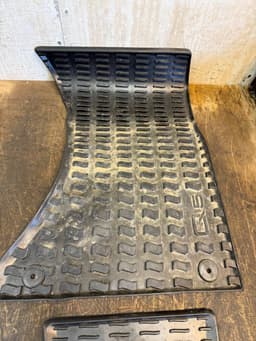 AUDI 8R0061511 8R1061501 8R1061221 8R0061511 Floor Mat Set AUDI Q5 (8R) (2008-2016) — thumbnail 4