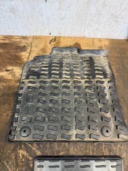 AUDI 8R0061511 8R1061501 8R1061221 8R0061511 Floor Mat Set AUDI Q5 (8R) (2008-2016) — thumbnail 5