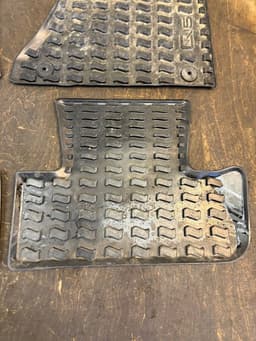 AUDI 8R0061511 8R1061501 8R1061221 8R0061511 Floor Mat Set AUDI Q5 (8R) (2008-2016) — thumbnail 3