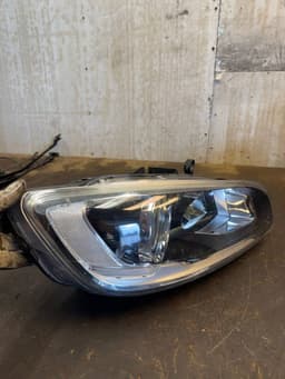 VOLVO 31420116 Headlight right VOLVO S60 II / V60 I (2010-2018) — thumbnail 3