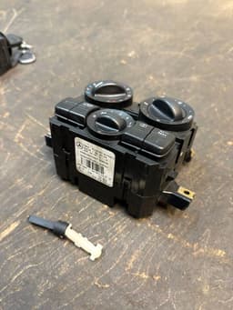 MERCEDES-BENZ A6394460728KZ A6394460728 6394460728 A6394450105KZ A6394450105 6394450105 Heater control panel MERCEDES-BENZ VITO / VIANO (W639) (2003-2014) — thumbnail 2