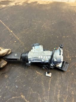 VW 1K0805851B Ignition switch lock (ignition barrel) VW TOURAN (1T3) (2010-2015) — thumbnail 3