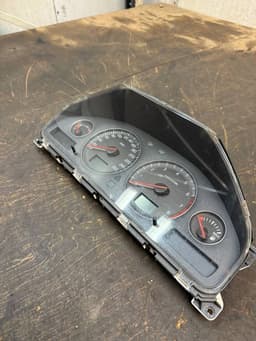 VOLVO 30746097 Instrument Cluster VOLVO V70 II / XC70 I (P80) (2000-2007) — thumbnail 2