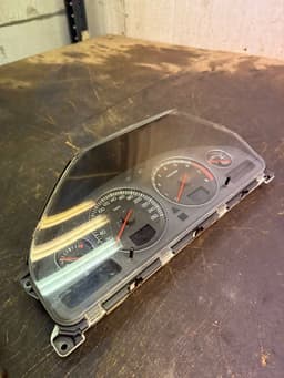 VOLVO 30746097 Instrument Cluster VOLVO V70 II / XC70 I (P80) (2000-2007) — thumbnail 3