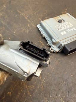 MERCEDES-BENZ A6461500777 6461500777 0281014186 A0375456132 A6395452108 6395452108 Engine ECU immo kit / set MERCEDES-BENZ VITO / VIANO (W639) (2003-2014) — thumbnail 9