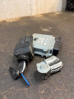 MERCEDES-BENZ A6461500777 6461500777 0281014186 A0375456132 A6395452108 6395452108 Engine ECU immo kit / set MERCEDES-BENZ VITO / VIANO (W639) (2003-2014) — thumbnail 3
