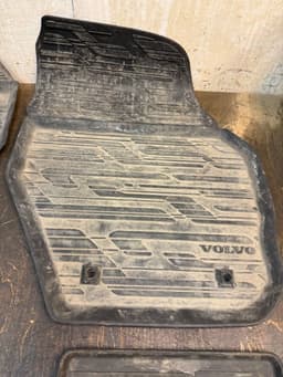 VOLVO 31377833 31377832 31403318 31377831 Floor Mat Set VOLVO S60 II / V60 I (2010-2018) — thumbnail 9