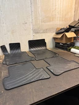 MERCEDES-BENZ A2046840403 A2046840303 A2046804448 A2046840003 Floor Mat Set MERCEDES-BENZ C-CLASS (W204) (2007-2013) — thumbnail 3