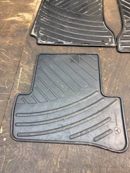 MERCEDES-BENZ A2046840403 A2046840303 A2046804448 A2046840003 Floor Mat Set MERCEDES-BENZ C-CLASS (W204) (2007-2013) — thumbnail 4
