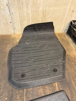 VOLVO 31377833 31377832 31377831 31403318 Floor Mat Set VOLVO S60 II / V60 I (2010-2018) — thumbnail 8
