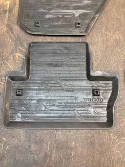 VOLVO 31377833 31377832 31377831 31403318 Floor Mat Set VOLVO S60 II / V60 I (2010-2018) — thumbnail 2