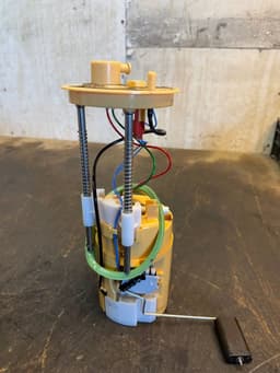 BMW 7380137 16117195472 16117494926 Fuel delivery pump BMW X5 (F15, F85) (2012-2018) — thumbnail 2