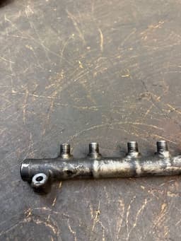 VOLVO 31405380 Fuel Distributor / fuel rail VOLVO V70 III (BW) (2007-2016) — thumbnail 5