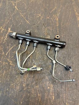 VOLVO 31422168 332000 9685297580 Fuel Distributor / fuel rail VOLVO S60 II / V60 I (2010-2018) — thumbnail 4