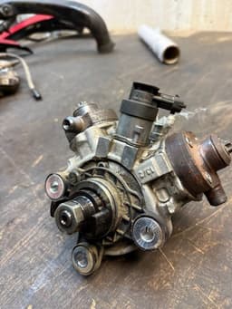 VOLVO 0445010681 31372081 Fuel injection pump, diesel VOLVO S60 II / V60 I (2010-2018) — thumbnail 2