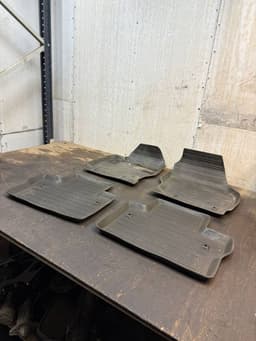 VOLVO Floor Mat Set VOLVO V70 III (BW) (2007-2016) — thumbnail 2