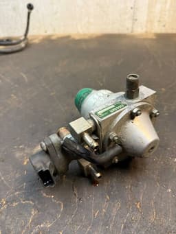 VOLVO 5120104 36001494 Fuel pressure regulator VOLVO V70 II / XC70 I (P80) (2000-2007) — thumbnail 4