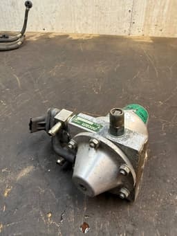 VOLVO 5120104 36001494 Fuel pressure regulator VOLVO V70 II / XC70 I (P80) (2000-2007) — thumbnail 3