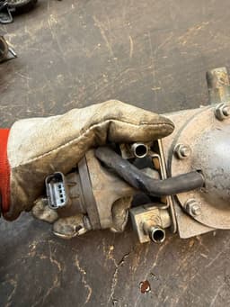 VOLVO 5120104 36001494 Fuel pressure regulator VOLVO V70 II / XC70 I (P80) (2000-2007) — thumbnail 5