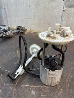 OPEL 13575952 Fuel delivery pump OPEL MOKKA A (J13) (2012-2019) — thumbnail 2