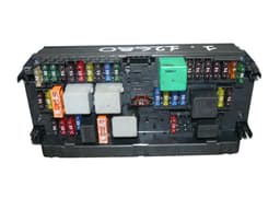 MERCEDES-BENZ F005V00834 Fuse box MERCEDES-BENZ C-CLASS (W204) (2007-2013) — thumbnail 2