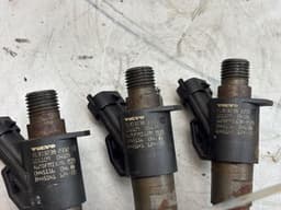 VOLVO 0445116016 0986435393 Fuel injector set VOLVO S60 II / V60 I (2010-2018) — thumbnail 3