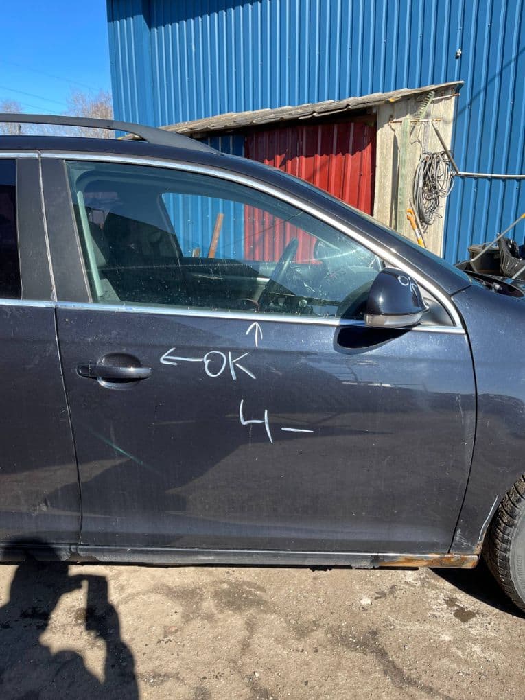 VW 1K5831106F Door Front Right VW GOLF V (1K) (2003-2009)