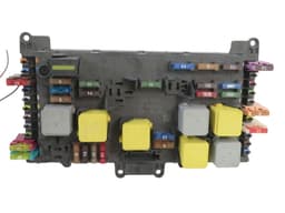 MERCEDES-BENZ A6399005300 A6399005400 A6395450801 Fuse box MERCEDES-BENZ VITO / VIANO (W639) (2003-2014) — thumbnail 2