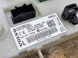 VOLVO 31412971 Fuse box VOLVO S60 II / V60 I (2010-2018) — thumbnail 3