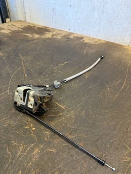 VOLVO 31301740 Door Lock Front Right VOLVO S60 II / V60 I (2010-2018) — thumbnail 2