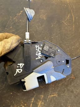 VOLVO 31301740 Door Lock Front Right VOLVO S60 II / V60 I (2010-2018) — thumbnail 4