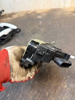 VOLVO 31301737 Door Lock Front Left VOLVO S60 II / V60 I (2010-2018) — thumbnail 9