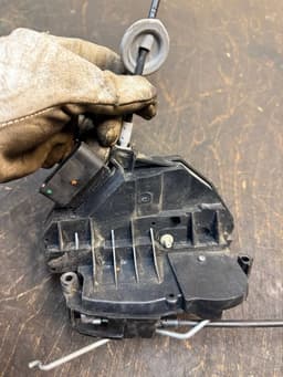 VOLVO 31301737 Door Lock Front Left VOLVO S60 II / V60 I (2010-2018) — thumbnail 3