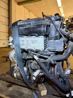SKODA CPWA CPW 04E100035F 04E100098J 04E100035FX Engine SKODA OCTAVIA III (5E) (2012-2019) — thumbnail 2