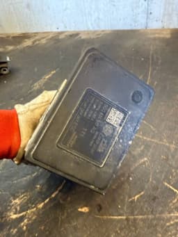 SKODA 5Q0614517AQ ABS hydraulic unit / pump SKODA OCTAVIA III (5E) (2012-2019) — thumbnail 6