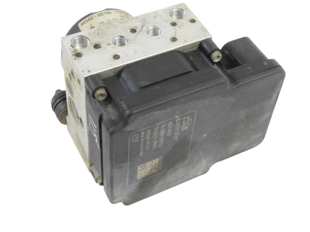 TOYOTA 44050-0D160 ABS hydraulic unit / pump TOYOTA YARIS III (XP130) (2010-2019)