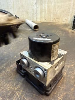VOLVO P31317450 31317450 ABS hydraulic unit / pump VOLVO S60 II / V60 I (2010-2018) — thumbnail 4