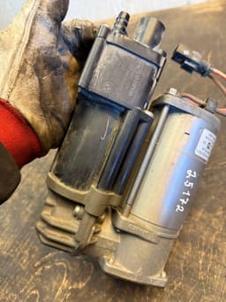 BMW 443020023 26071611 37206850555 Air Suspension Compressor BMW X5 (F15, F85) (2012-2018) — thumbnail 5