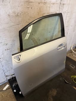 TOYOTA 670020F020 Door Front Left TOYOTA VERSO (AR20) (2009-2018) — thumbnail 3
