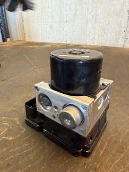 MERCEDES-BENZ A1729014000 1729014000 A1724313712 1724313712 A1724313912 A1724314412 A1729005214 A1729003603 ABS hydraulic unit / pump MERCEDES-BENZ C-CLASS (W204) (2007-2013) — thumbnail 4