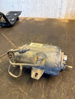 VOLVO 3M519C103AL 3N619C103AD AdBlue tank VOLVO S40 / V50 / C30 / C70 (MS, MW) (2004-2012) — thumbnail 3