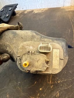 VOLVO 3M519C103AL 3N619C103AD AdBlue tank VOLVO S40 / V50 / C30 / C70 (MS, MW) (2004-2012) — thumbnail 4