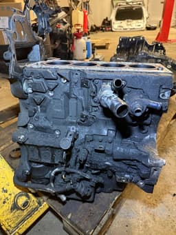 VOLVO 6906513 D4204T5 36013617 31401887 Engine Cylinder Block VOLVO V70 III (BW) (2007-2016) — thumbnail 2