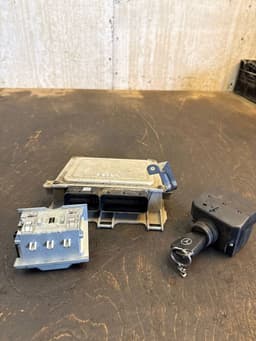 MERCEDES-BENZ A2661538879 A0024463040 1695451908 1695452932 Engine ECU immo kit / set MERCEDES-BENZ B-CLASS (W245) (2005-2011) — thumbnail 2