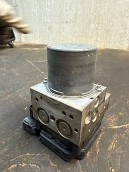 BMW 34516865860 6865860 34526865862 6865862 34516856841 6856841 6856838 ABS hydraulic unit / pump BMW 5 (F10, F11) (2010-2017) — thumbnail 4