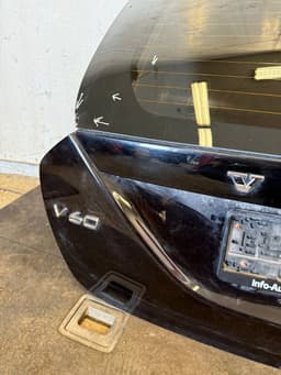 VOLVO 31457729 Bootlid / tailgate VOLVO S60 II / V60 I (2010-2018) — thumbnail 9
