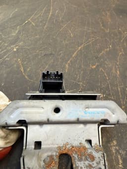 VOLVO 31333543 Bootlid / tailgate lock VOLVO V70 III (BW) (2007-2016) — thumbnail 5