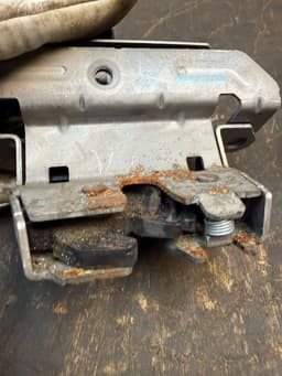 VOLVO 31333543 Bootlid / tailgate lock VOLVO V70 III (BW) (2007-2016) — thumbnail 6