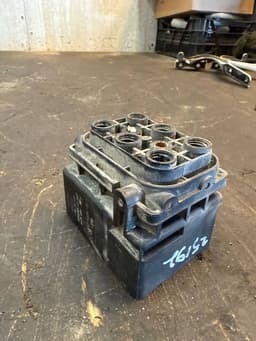 AUDI 7L0698014 7L0698014C Air suspension valve block AUDI Q7 (4L) (2006-2015) — thumbnail 4