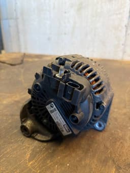 BMW 7796125 12317801173 12317796125 Alternator BMW X5 (E70) (2007-2013) — thumbnail 3